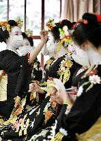 Maiko in Kyoto start work in 2022