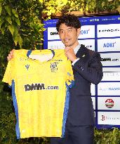 Football: Kagawa joins Belgian club Sint-Truiden