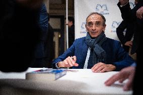 Eric Zemmour promote his new book - Versailles