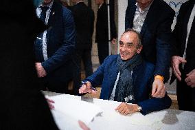 Eric Zemmour promote his new book - Versailles