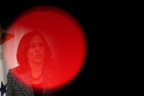 Kamala Harris virtually meets with workers - Washington
