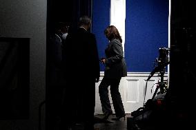 Kamala Harris virtually meets with workers - Washington