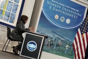 Kamala Harris virtually meets with workers - Washington