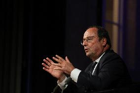 Francois Hollande Promotes His New Book - Bordeaux