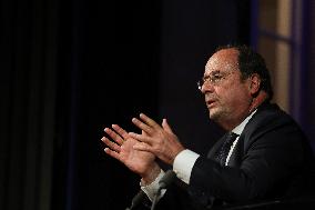 Francois Hollande Promotes His New Book - Bordeaux