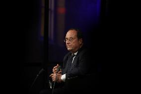 Francois Hollande Promotes His New Book - Bordeaux