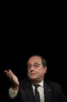 Francois Hollande Promotes His New Book - Bordeaux