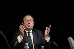 Francois Hollande Promotes His New Book - Bordeaux