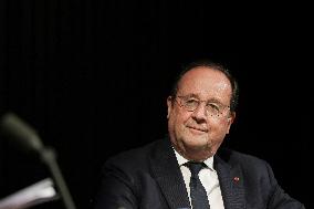 Francois Hollande Promotes His New Book - Bordeaux