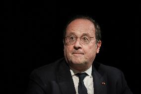 Francois Hollande Promotes His New Book - Bordeaux