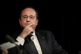 Francois Hollande Promotes His New Book - Bordeaux