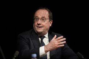 Francois Hollande Promotes His New Book - Bordeaux