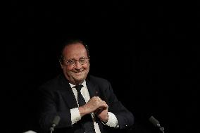 Francois Hollande Promotes His New Book - Bordeaux