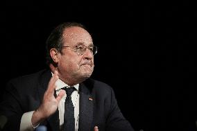 Francois Hollande Promotes His New Book - Bordeaux