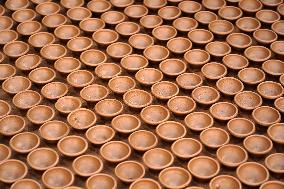 Indian Potter Makes Earthen Lamps for Diwali festival in Ajmer - Rajasthan