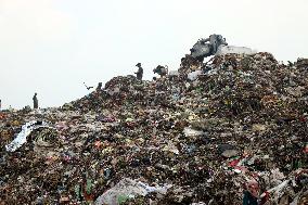 People Waste Pickers - Dhaka