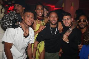Cindy Bruna's 27th birthday - Paris