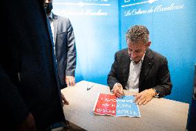 Nicolas Sarkozy signing session of his book Promenades - Paris