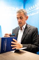 Nicolas Sarkozy signing session of his book Promenades - Paris