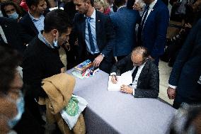 Eric Zemmour signing session of his new book - Paris