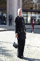 PFW - Miu Miu - Arrivals - Paris Fashion Week - Womenswear Spring Summer 2022 - NB