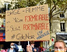 Midwives Protest - Paris