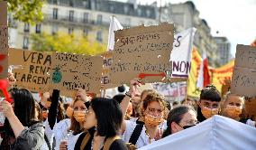 Midwives Protest - Paris