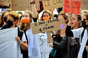 Midwives Protest - Paris