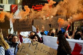 Midwives Protest - Paris