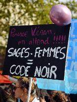 Midwives Protest - Paris