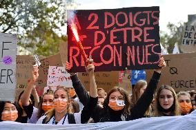 Midwives Protest - Paris