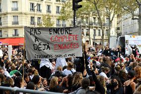 Midwives Protest - Paris