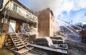 CANADA-TORONTO-APARTMENT BUILDING-FIRE