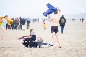 THE NETHERLANDS-BLOEMENDAAL-BEACH-NEW YEAR