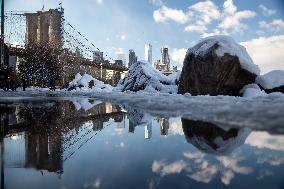 U.S.-NEW YORK-SNOWFALL