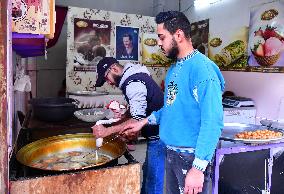 SYRIA-DAMASCUS-MUSHABAK-TRADITIONAL SWEET