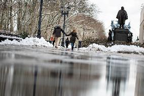 U.S.-NEW YORK-SNOWFALL