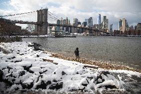 U.S.-NEW YORK-SNOWFALL