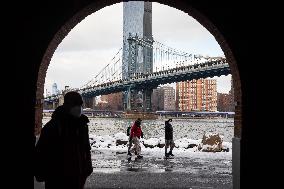 U.S.-NEW YORK-SNOWFALL