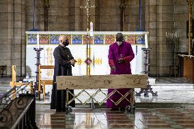 SOUTH AFRICA-CAPE TOWN-DESMOND TUTU-LYING IN STATE