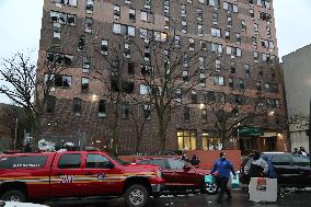 U.S.-NEW YORK-APARTMENT BUILDING-MAJOR FIRE