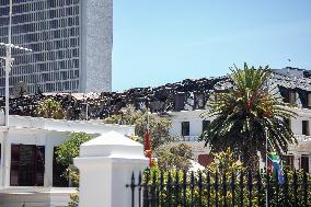 SOUTH AFRICA-CAPE TOWN-PARLIAMENT-FIRE CONTAINED