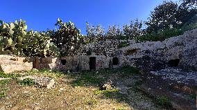 MALTA-SALINA-ANCIENT-CATACOMBS