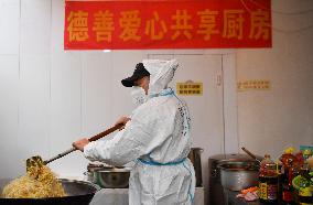 CHINA-SHAANXI-XI'AN-COVID-19-SHARED KITCHEN (CN)