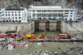 (SPOT NEWS)CHINA-SICHUAN-DANBA-POWER STATION-FLOODING-RESCUE (CN)
