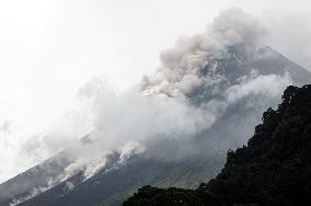 INDONESIA-YOGYAKARTA-MOUNT MERAPI-ERUPTION