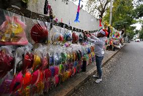 LEBANON-BEIRUT-NEW YEAR-VENDOR