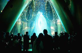 CHINA-SHANGHAI TOWER-LIGHT SHOW (CN)