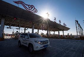 CHINA-NINGXIA-DESERT EXPRESSWAY-OPENING TO TRAFFIC (CN)