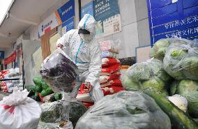 CHINA-SHAANXI-XI'AN-COVID-19-CONTAINMENT MEASURES